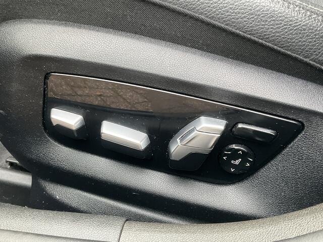 BMW 5-SERIE 530D M-sport 6-Cilinder Pano Trekhaak HUD 360cam Standkachel Sfeerverl NL-Auto VOL!