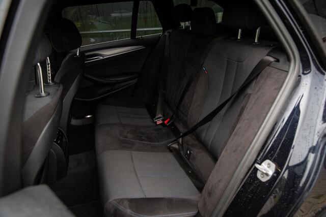 BMW 5-SERIE Touring 520d Executive, Origineel Nederlands, M-sport, Trekhaak, Navigatie, BMW Display Key,