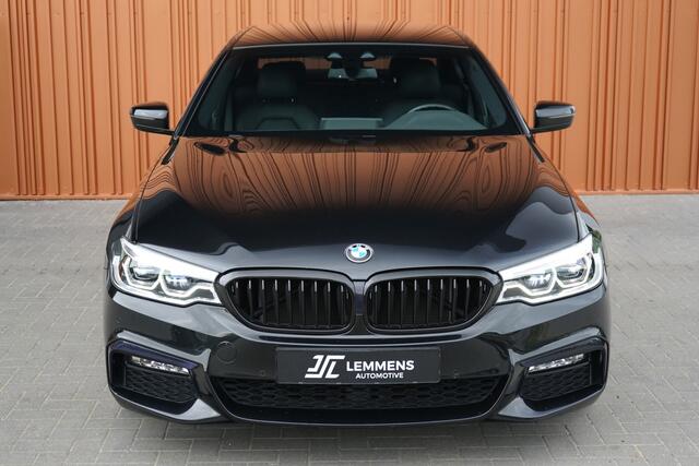 BMW 5-SERIE 520i M-Sport Leder Memory Camera NL AUTO Trekhaak