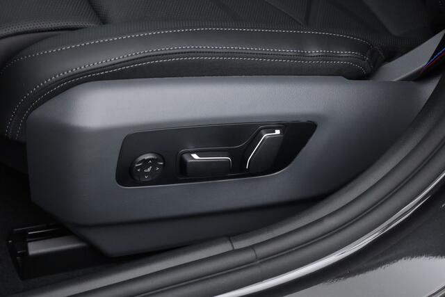 BMW 5-SERIE 530e xDrive M Sport | Pano | HUD | Harman Kardon | 360cam | Stoelventi. | Memory seats