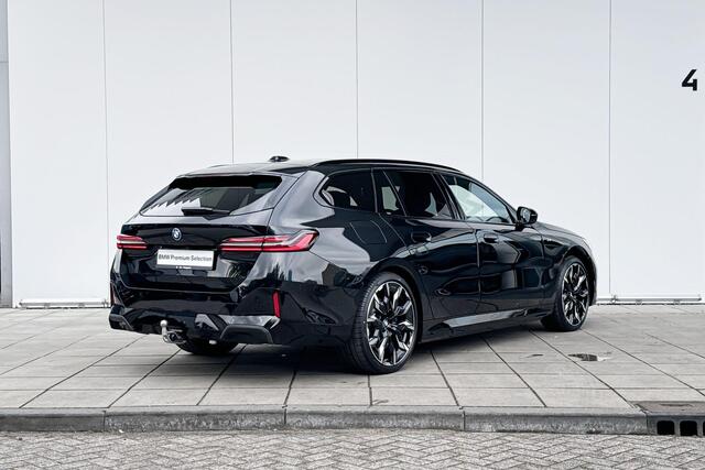 BMW 5-SERIE Touring 530e M Sport Edition 21'' / Glazen dak / Driving Assistant Plus / Comfort Acces / Harman Kardon Audio / Trekhaak