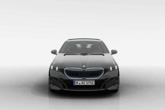 BMW 5-SERIE Touring 530e M Sport Edition | M Sport Pro | Innovation Pack | Travel Pack | Comfort Pack