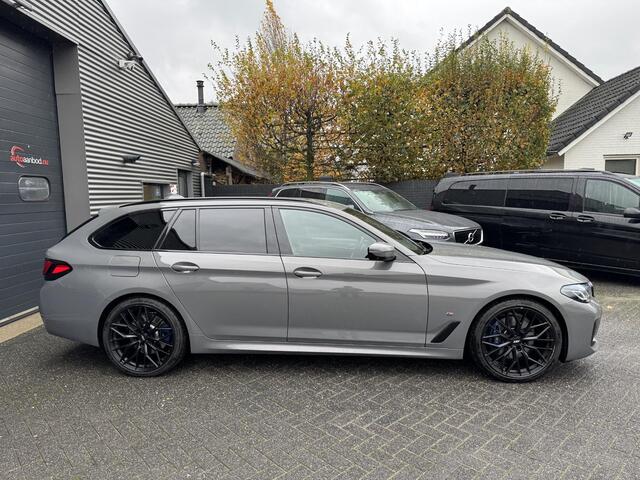 BMW 5-SERIE Touring 530e M-Sport | 360* Camera | Navigatie | Head-Up Display | 20 Inch Lichtmetalen Velgen | Elektrische Trekhaak |