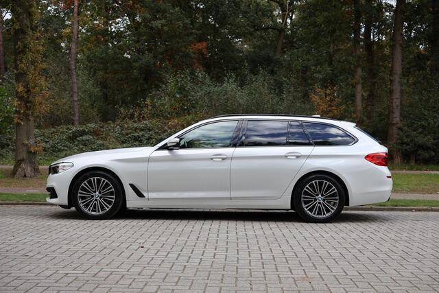 BMW 5-SERIE Touring 530d High Executive Sportline, Elektrische trekhaak, BMW Live Cockpit Professional, Shadowline, etc.