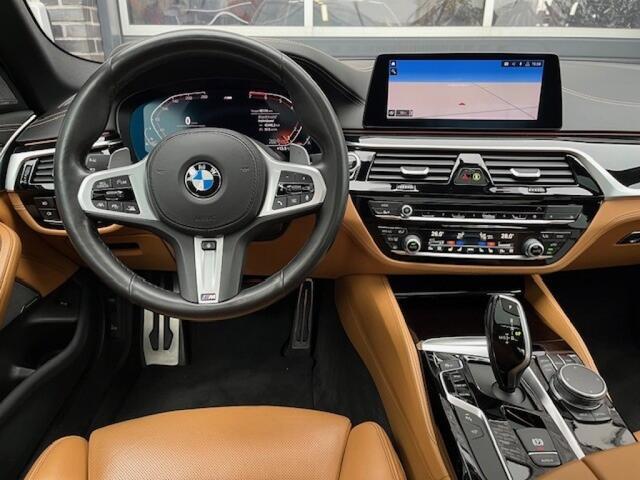 BMW 5-SERIE 530I M-SPORT - INDIVIDUAL - SCH./KANT.DAK - 20 INCH -