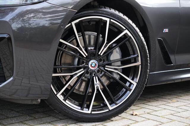 BMW 5-SERIE Touring 530i High Executive M-Sport | 20"| Pano | HUD | 360 Cam | Standkachel | Keyless | Driving Assistent Pro | Clima 4-zone | Comf stoel met memory | Achterbank verwarmd | etc.