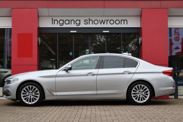 BMW 5-SERIE 520d High Executive | HUD | 360° Camera | Trekhaak | ACC | Schuif-/kanteldak | Leder |