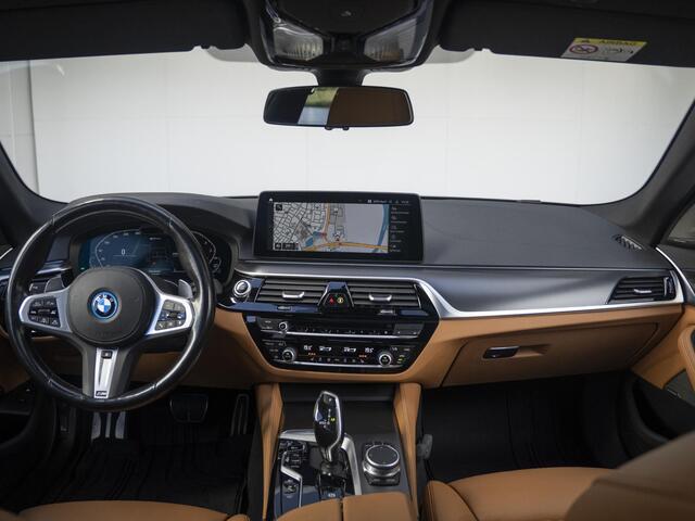 BMW 5-SERIE Sedan 530e | High Executive | M Sportpakket | Harman Kardon | Verwarmd Stuurwiel | Comfort Access | Schuif-/kanteldak | Stoelverwarming | Laserlight | 19''