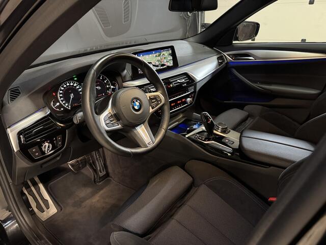 BMW 5-SERIE Touring 520i Corporate Lease Executive | M-Sport | M Aerodynamica | Sfeerverlichting | 19'' | Full LED | Camera | Elektr. trekhaak