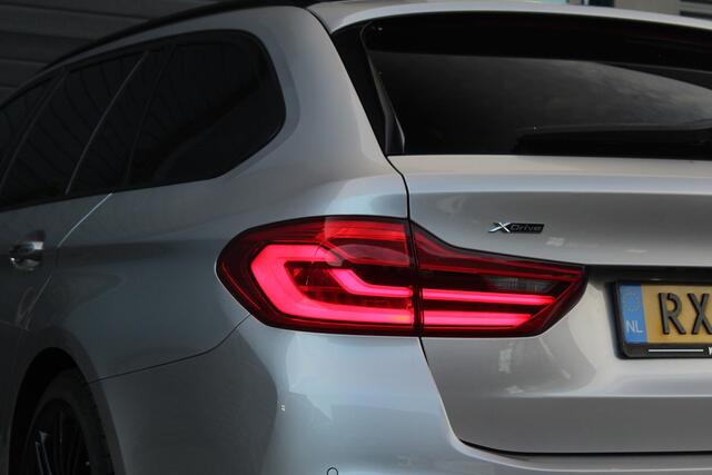 BMW 5-SERIE Touring 540i xDrive M-Sport High Executive | Panorama Dak | Comfort Stoelen | Trekhaak | HUD