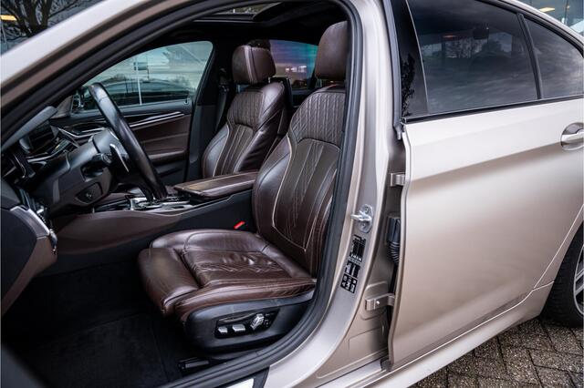 BMW 5-SERIE M550i xDrive High Executive ** Entertainment ** Panodak **