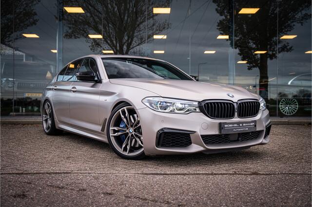 BMW 5-SERIE M550i xDrive High Executive ** Entertainment ** Panodak **