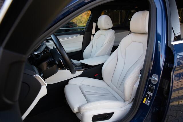 BMW 5-SERIE Touring 530e xDrive High Executive M-Sport , 4 wielsturing Panoramadak, Adap. cruise, Trekhaak,