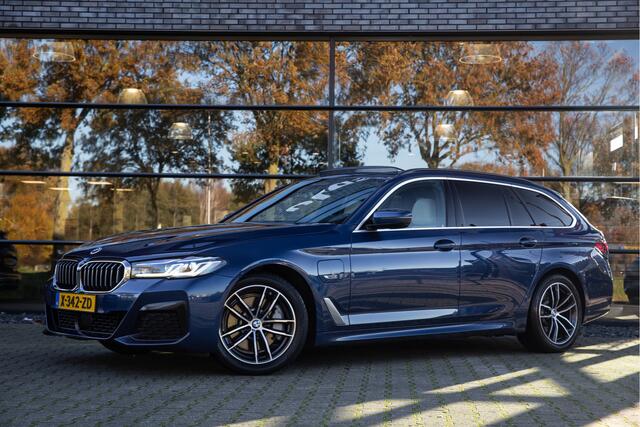 BMW 5-SERIE Touring 530e xDrive High Executive M-Sport , 4 wielsturing Panoramadak, Adap. cruise, Trekhaak,