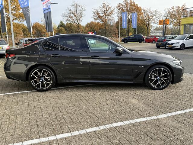 BMW 5-SERIE 545e xDrive Business Edition Plus | M Sport | LED | Adapt. Cruise | Stoel- en stuurverwarming | Apple Carplay | Trekhaak