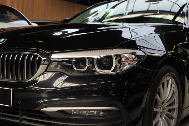 BMW 5-SERIE 530i Head-up Memory seats Navi Leer Camera Climate (3-zone) Stoelverwarming voor & achter Sportstoelen Virtual PDC LM velgen BTW auto
