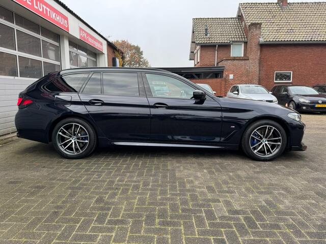 BMW 5-SERIE Touring 530e xDrive M Sport Laser Camera Navi Trekhaak