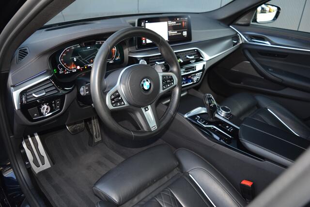 BMW 5-SERIE Touring 530d xDrive M-Sport | Pano | Trekhaak | 360 Camera | H&K | Nappa |
