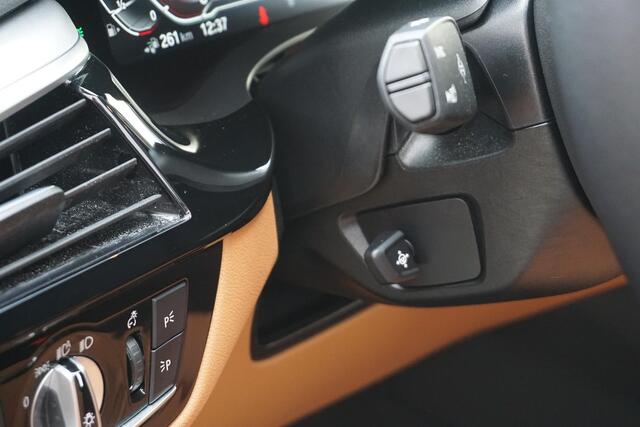 BMW 5-SERIE Touring 530e xDrive Business Edition Plus/Laser Led/Leer/ Origineel Nederlands