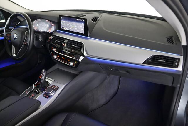 BMW 5-SERIE Touring 520i Business Edition Cruise / Navi / Carplay / Camera