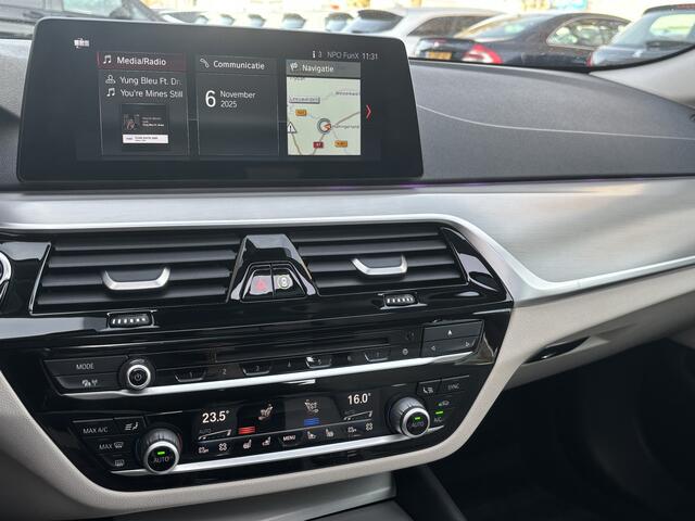 BMW 5-SERIE Touring 520d High Executive | Pano | 360 Camera | Harman Kardon | Stoel Ventilatie