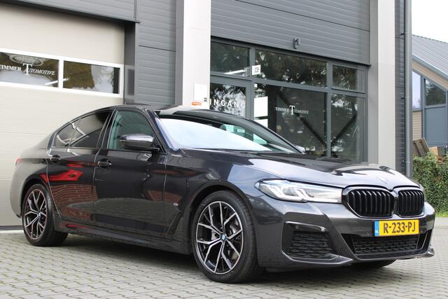 BMW 5-SERIE 520i Business Edition Plus M-Sport - Schuif kanteldak - Laserlight - 19 inch Goed onderhouden