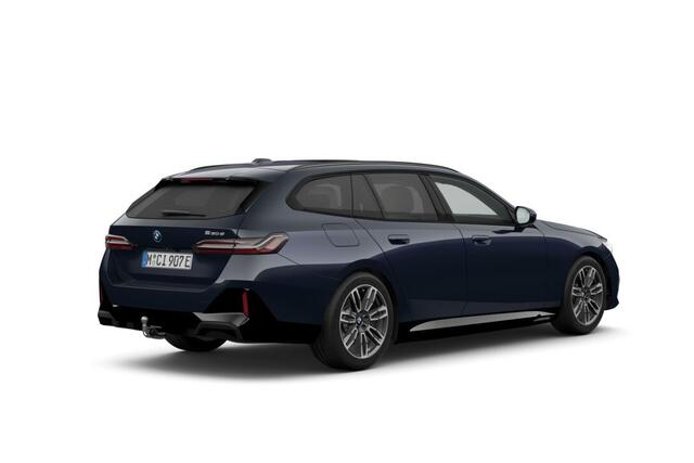 BMW 5-SERIE Touring 530e M Sport Edition | M Sportpakket | Innovation Pack | Travel Pack | Comfort Pack | Trekhaak