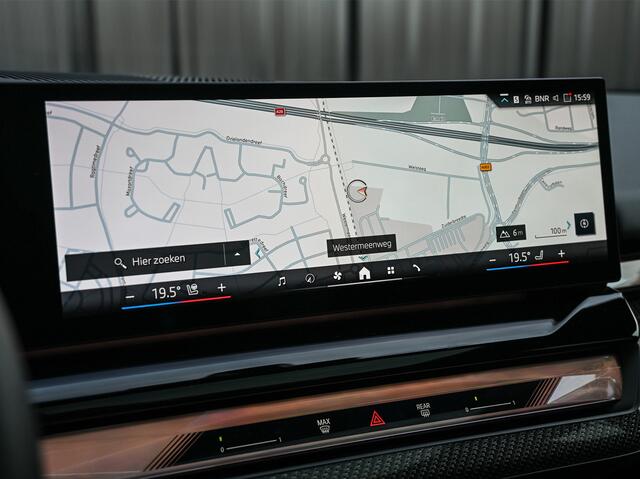 BMW 5-SERIE Touring 550e XDRIVE | M-SPORT PRO | SHADOW LINE | M-SPORT SEATS | ALCANTARA HEMEL | CARBON PACKAGE | PANORAMADAK | ICONIC GRILL | ACHTERBANK VERWARMD | BOWERS&WILKINS | ACTIVE CRUISE | HEAD-UP | STUURVERWARMING | COMFORT ACCESS