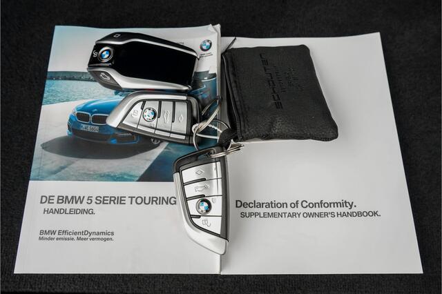 BMW 5-SERIE Touring 530i High Ex M-Sport Pano HUD Camera Memory Seats
