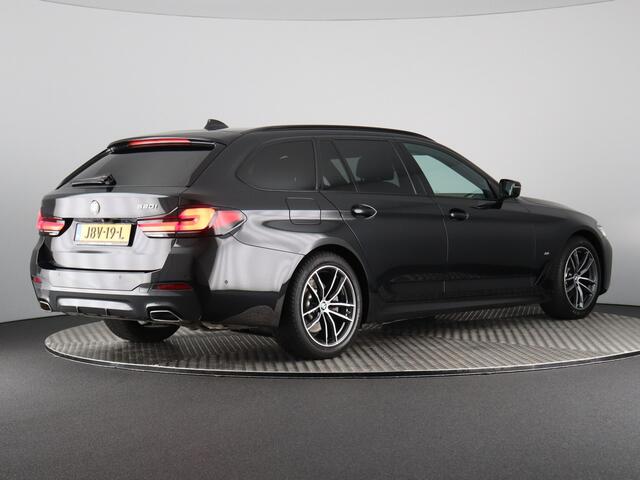 BMW 5-SERIE Touring 520i High Executive (Pano / Laser / Head Up / ACC / Luchtvering / Navi)