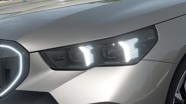 BMW 5-SERIE 530e M Sport Automaat / Panoramadak / Trekhaak / Bowers & Wilkins / Adaptieve LED / Comfort Access / Parking Assistant Plus / Stoelventilatie