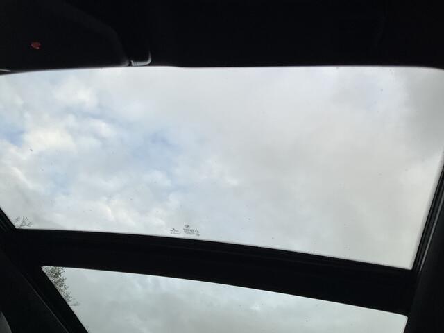 BMW 5-SERIE Touring 530e xDrive M-sport HUD Laser Memory 4wielsturing Pano Business Edition Plus