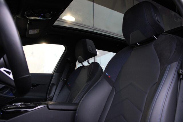 BMW 5-SERIE Touring 530e M Sport Automaat / Panoramadak / Trekhaak / Achteruitrijcamera / Adaptieve LED / M Sportonderstel / Stoelverwarming