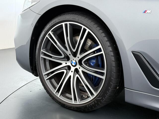 BMW 5-SERIE Touring 530i High Executive Edition M-Sport | Panorama Dak | 360 Camera | Trekhaak | NAP