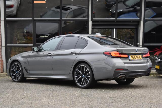 BMW 5-SERIE 530e High Executive M-Sport Pano Camera 20" HK