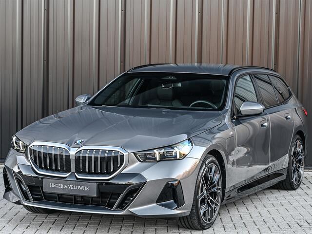 BMW 5-SERIE Touring 530e XDRIVE | SHADOW LINE | M-SPORT | COMFORT ACCESS | ACTIVE CRUISE | BOWERS & WILKINS | 360 CAMERA | STUUR- EN STOELVERWARMING | LEDER | AMBIANCE | ASSISTANCE PLUS PAKKET | EL. TREKHAAK | ADAPTIVE LED | M-SPORT SUSPENSION