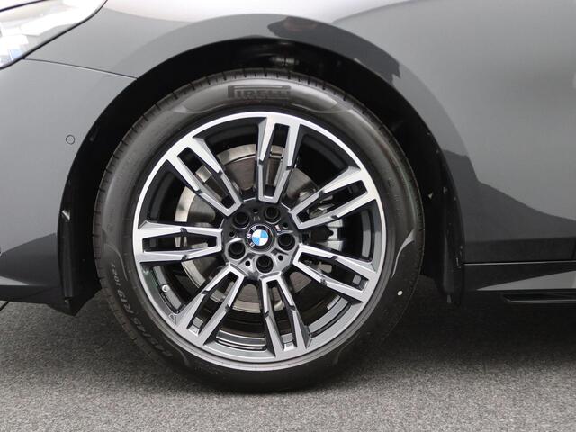 BMW 5-SERIE Touring 520i | M Sport Package | Equipment Package Pro | Travel Package