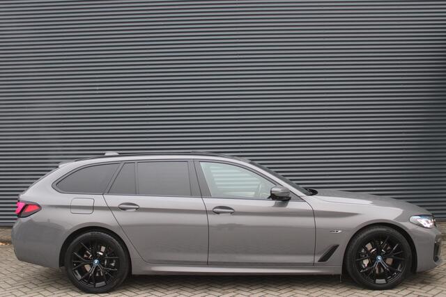 BMW 5-SERIE Touring 530e xDrive M-Sport Active Steering Laser Pano Vol-Leder Head-up