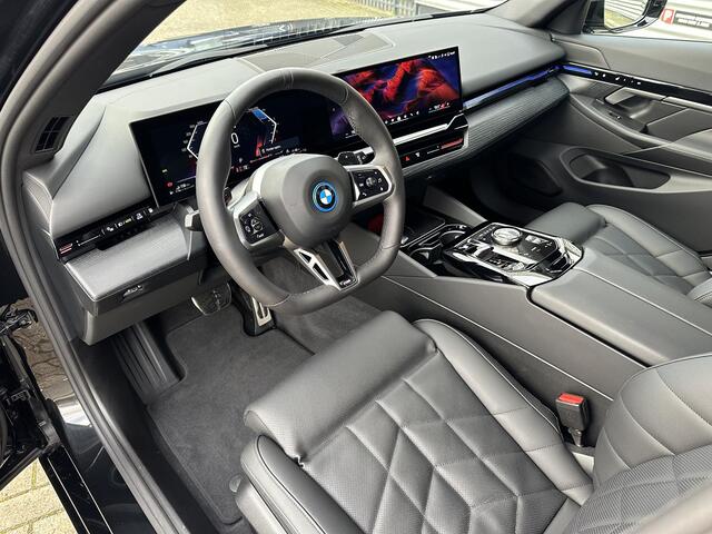 BMW 5-SERIE Touring 530e M Sport Edition Comfort toegang | Elect trekhaak | Origineel NL
