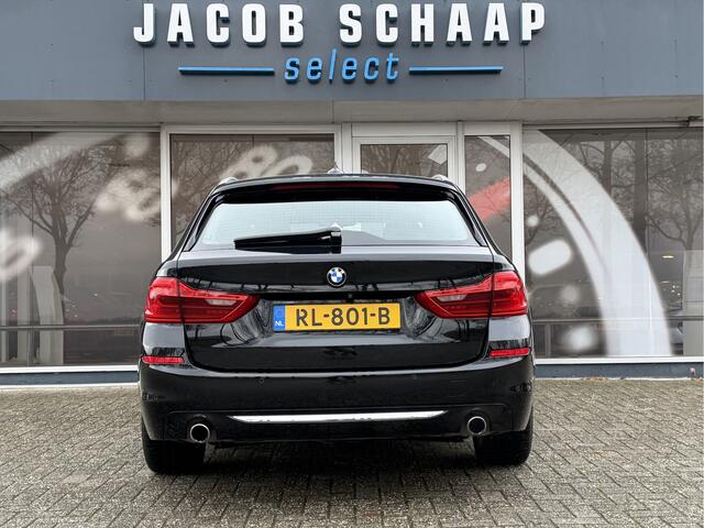 BMW 5-SERIE Touring 520i High Executive Luxury Automaat / Pano dak / 18"LM / Leder / Camera
