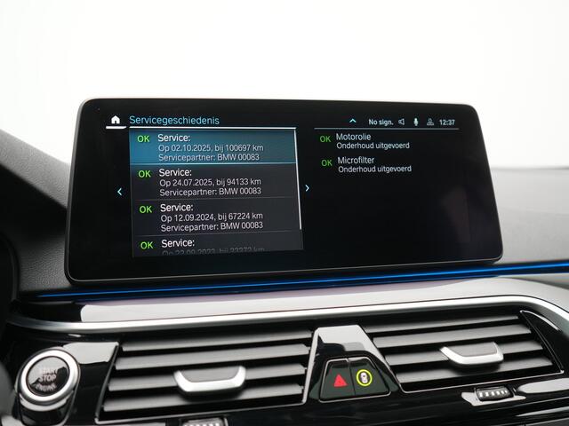 BMW 5-SERIE Touring 530e Sportline Plug In Hybrid 293pk Dealer O.H. PHEV | Panodak | Head Up | Adaptive Cruise | Laser LED | Lederen Sportstoelen Verwarmd | Apple Carplay | Sfeerverlichting | Navigatie | Virtual | Keyless | Blis | DAB |