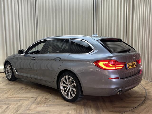 BMW 5-SERIE Touring 520i Executive *Org.NL!* Navigatie / LED / Cruise / Elektr. Klep / ECC Clima / PDC V&A / 18'' LMV