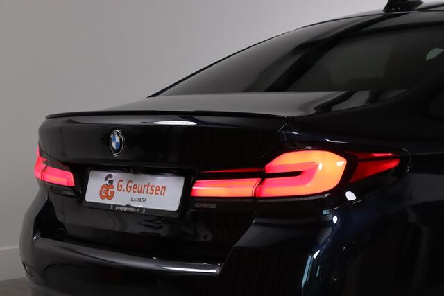 BMW 5-SERIE 520e High Executive, M-Sport, Schuif/Kanteldak, ACC, Laser, Merino Leder, 360Camera, Harman&Kardon