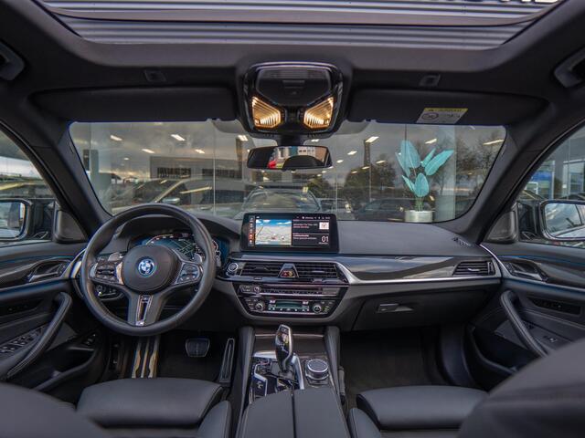 BMW 5-SERIE Touring 530e Business Edition Plus | Pano | Carbon | Laser | Elc trekhaak