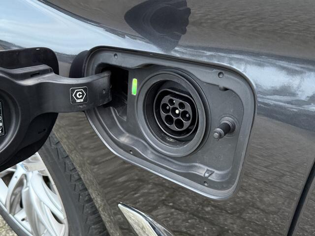 BMW 5-SERIE Touring 530e | Business | Navi Prof | 3 zone Airco | Stoelverw. | Sportstoelen