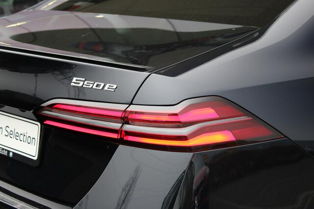 BMW 5-SERIE 550e xDrive M Sport Automaat / Panoramadak / Trekhaak / Adaptief Onderstel Professional / Bowers & Wilkins / Parking Assistant Professional / Adaptieve LED