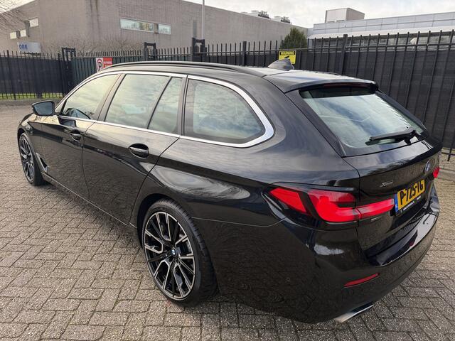 BMW 5-SERIE Touring 530d xDrive Business Edition Plus Carplay/Sportleer/Camera/Stoelverw