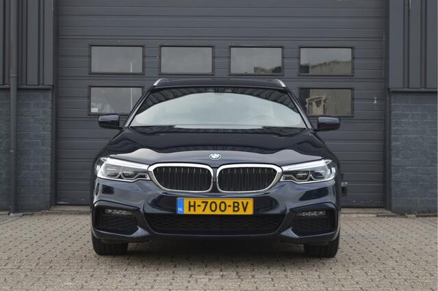 BMW 5-SERIE Touring 520i High Executive | M-PAKKET | 360 CAM | CARPLAY |