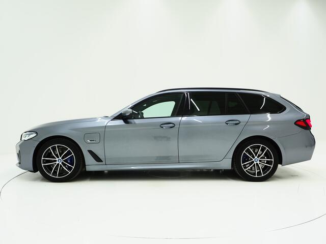 BMW 5-SERIE Touring 530e M Sport | Panoramadak | LaserLED | Head Up | 360 | Keyless | Adaptive Cruise | Trekhaak