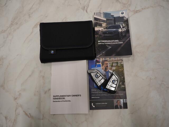 BMW 5-SERIE Touring 530e M Sport | Panoramadak | LaserLED | Head Up | 360 | Keyless | Adaptive Cruise | Trekhaak